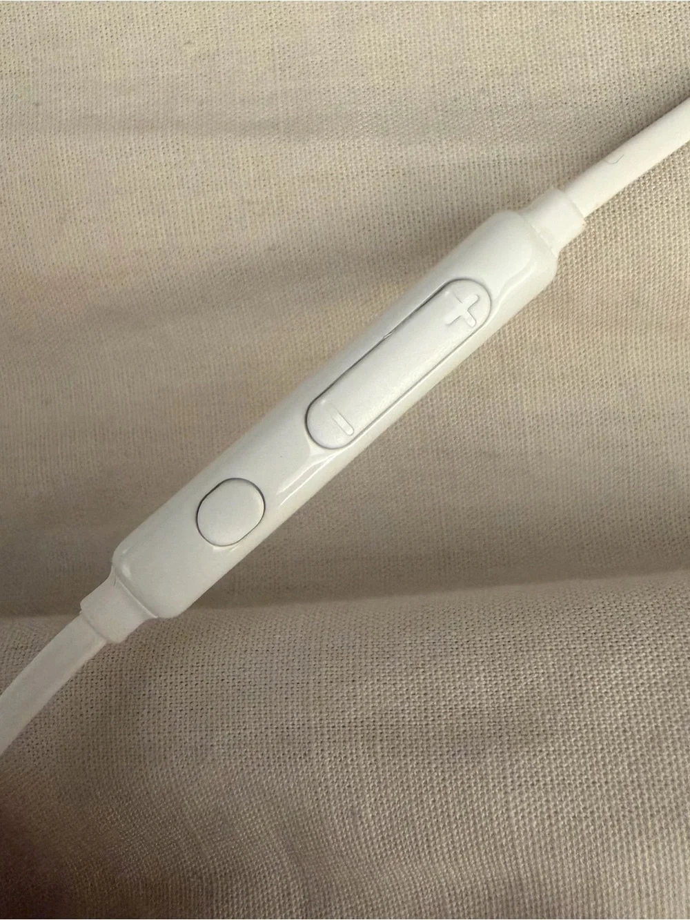 Samsung White Wired In-Ear Headphones with Silicone Tips